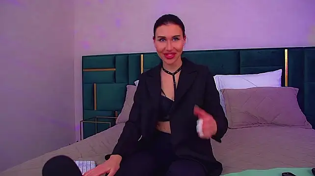 KaylaMous live cam on StripChat