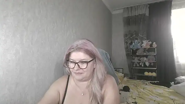 Diana_49 live cam on StripChat