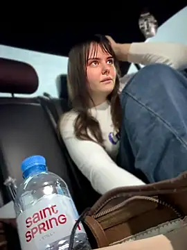nikamur (F young) - Sit in front of him
