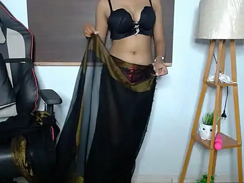 sexynaina3 (F teen) - water on boobs......