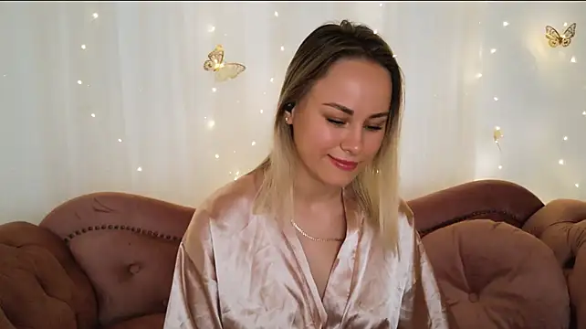 cutie_xoxo_ (F young) - 💗Spank that hot ass 10 times, Emily.🫧