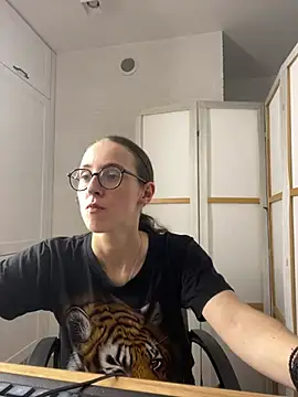 MartiniiSelenna live cam on StripChat