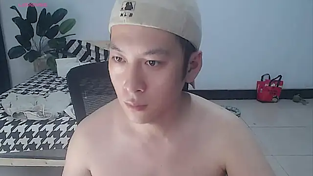 yichen008 live cam on StripChat
