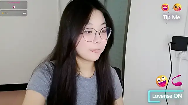 Jiujiu49 Momentaufnahme des Live-Raums auf Stripchat