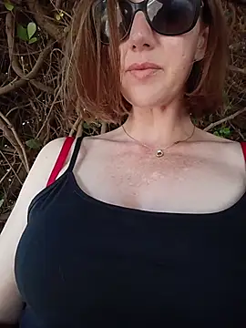 TopsyWilde webcam