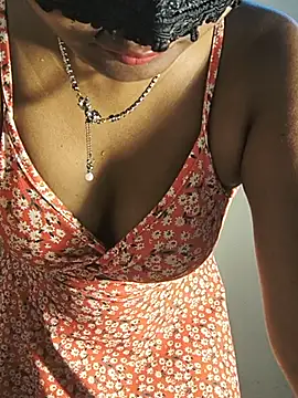 DIRTYSECRET_QUEEN_07