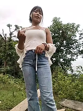 gugu0022 live cam on StripChat