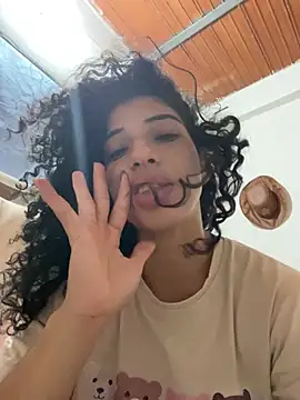 Miily_0 live cam on StripChat