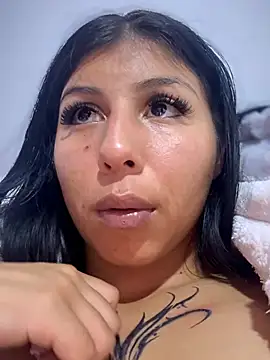 ariella_lov live cam on StripChat