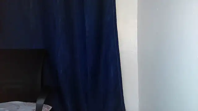 Vanilla_Essence live cam on StripChat