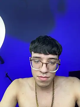 ArthurDaviess21 live cam on StripChat