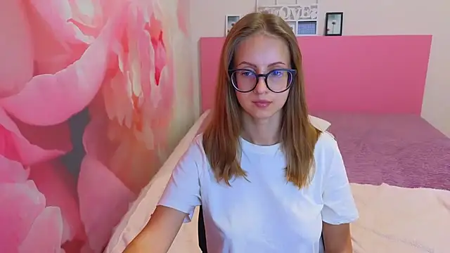aliceadams (Ask my age) - Dance for 1 song 🎶