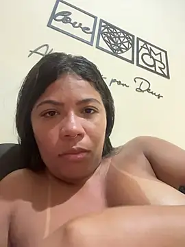 ZahraAmira_ live webcam