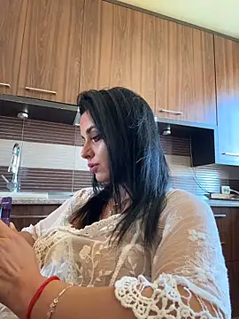 Hotmomcheckk_