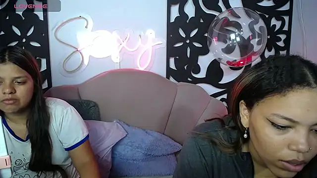 horny_babyss (G young) - bra off
