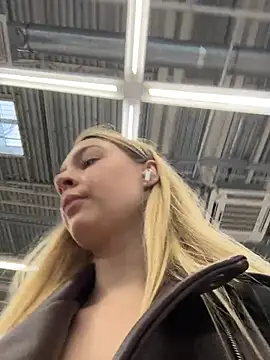 sashacatt (F young) - Masturbation+one finger in  pussy🔥