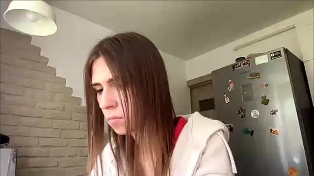 ZaraGuyette live cam on StripChat