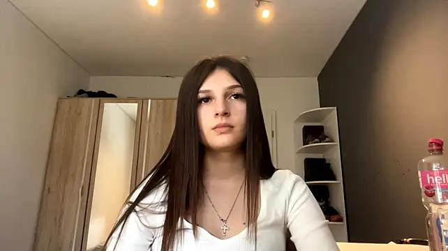 SpanishRooter live cam on StripChat
