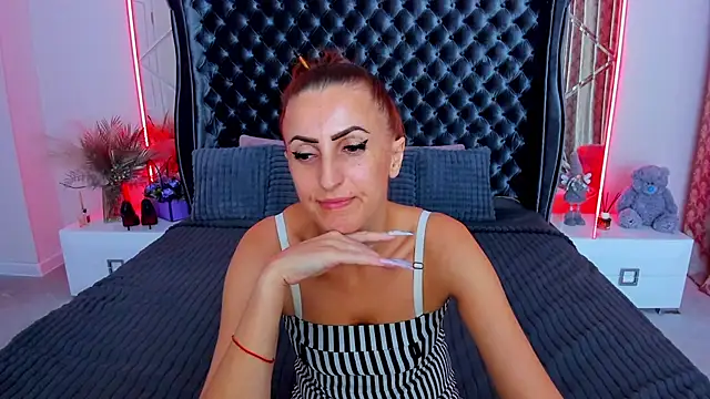 Rebecca_Diamond
