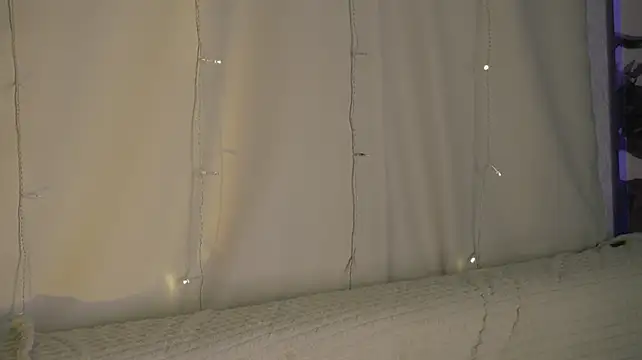 annybangs (F young) - anal plug