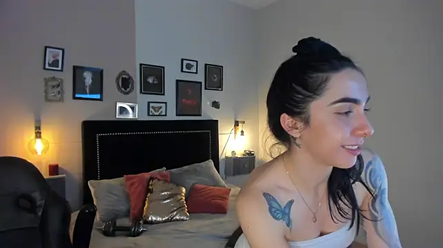luna_tagliaferri (F young) - oil and sensual massage on the tits