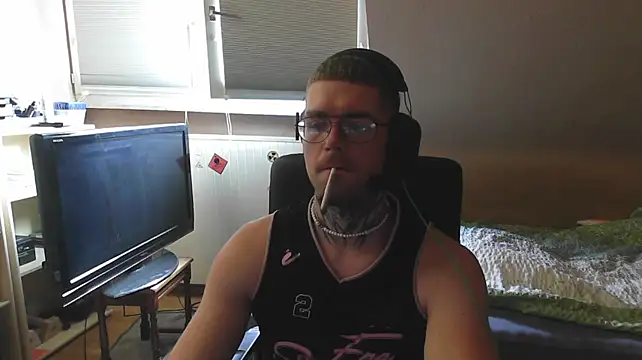 NIcoBig420 webcam