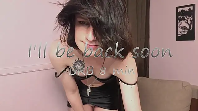 MickeQuinee live sex cam