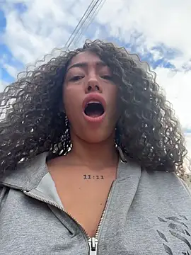 roxyrougee live sex cam