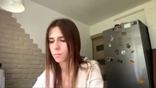 ZaraGuyette live cam on StripChat