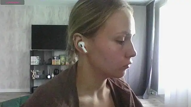 Annie_Cohn live cam on StripChat