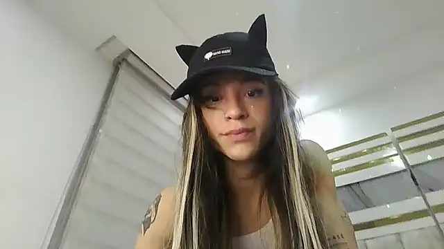 stormytt_ live cam on StripChat