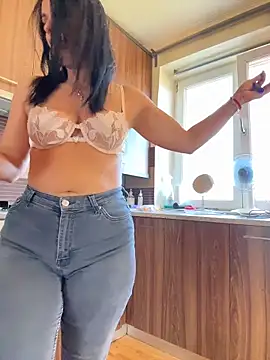 Hotmomcheckk_