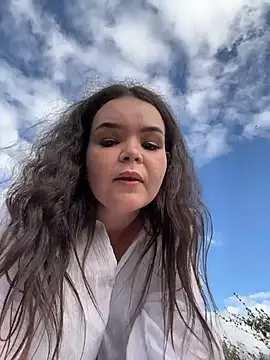SnowWhiteSin live cam on StripChat