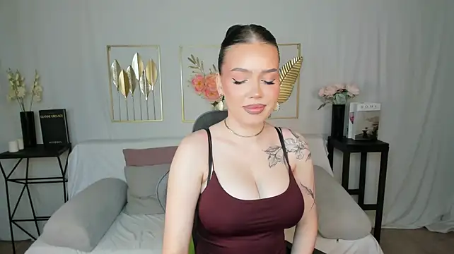 mistress_of_hearts live cam on StripChat