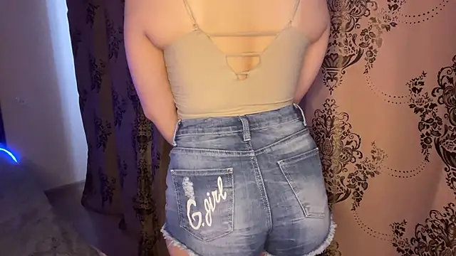 SelenaBrook live cam on StripChat