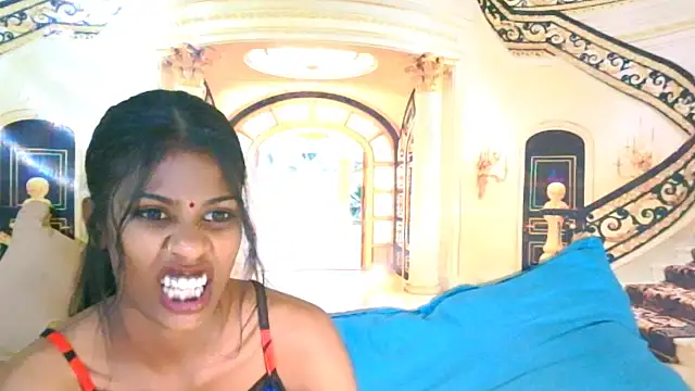 IndianSilkySpice live cam on StripChat