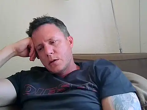 TroyDieselXXX live cam on StripChat