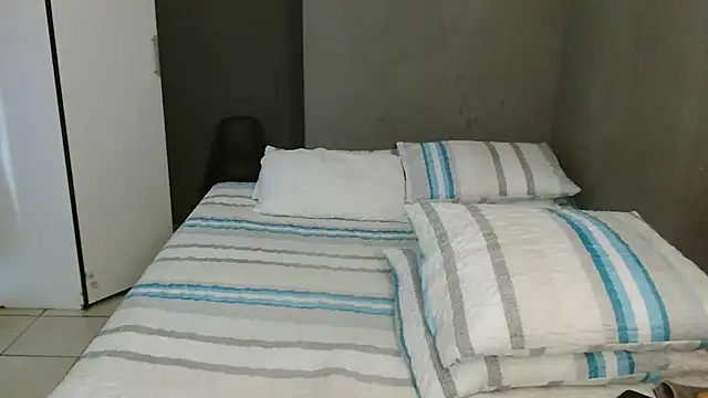 Lillyan_N webcam stripchat model stream image