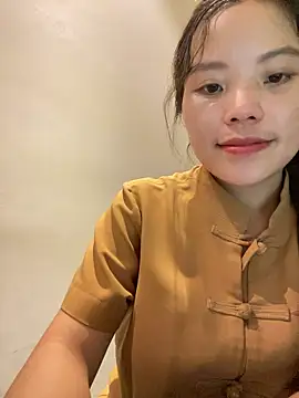 Bella_7777 live cam on StripChat