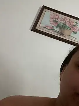 julia_moreira live webcam