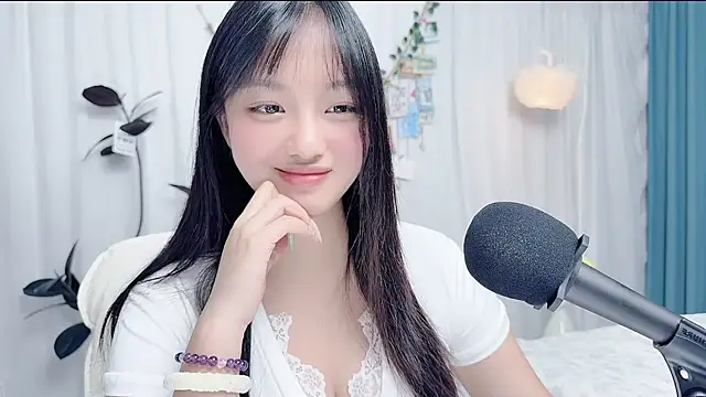 Winnie666999 live cam on StripChat