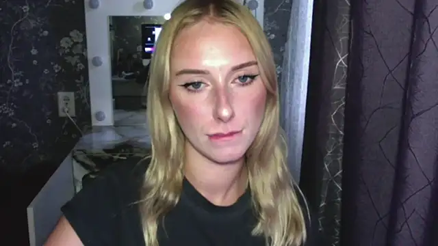 ellisweets live cam on StripChat