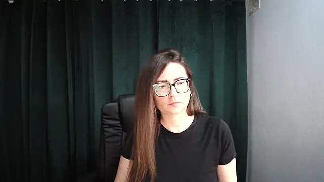 NoraMilf live cam on StripChat
