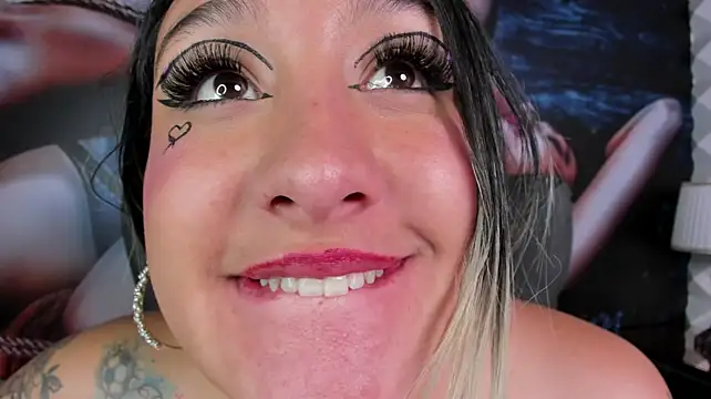 miss_danika webcam