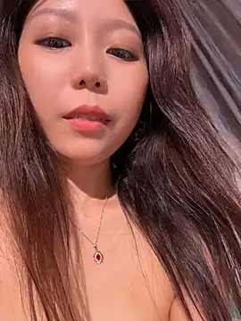xiaoyizi20261 Live Webcam on Stripchat