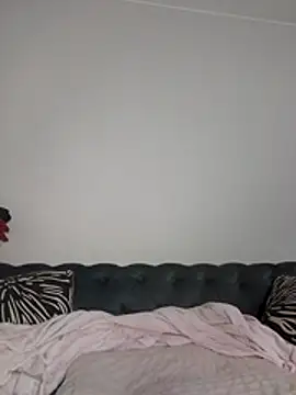 nancy111 (F milf) - Make me squit and cum on my toy