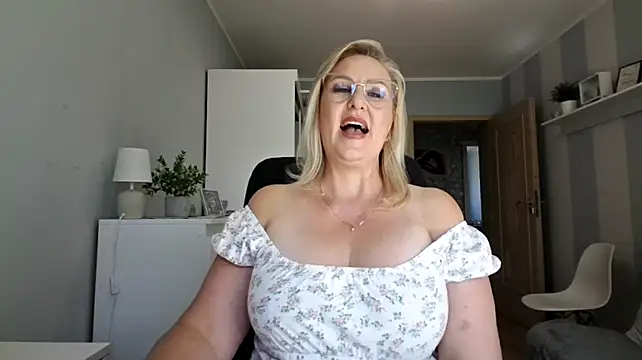 DianaLive live cam on StripChat