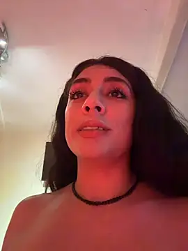SweetHushviolet live cam on StripChat