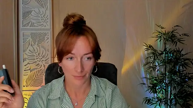 RebeccaMartinez live cam on StripChat