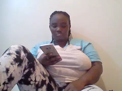 AKOKO_THE_BBW plus size webcam model